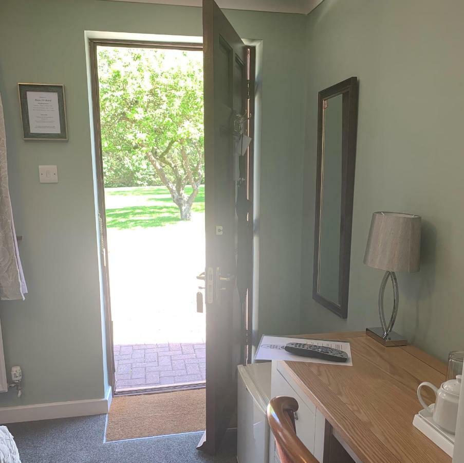 Bed and Breakfast Hope Orchard Cheltenham Esterno foto
